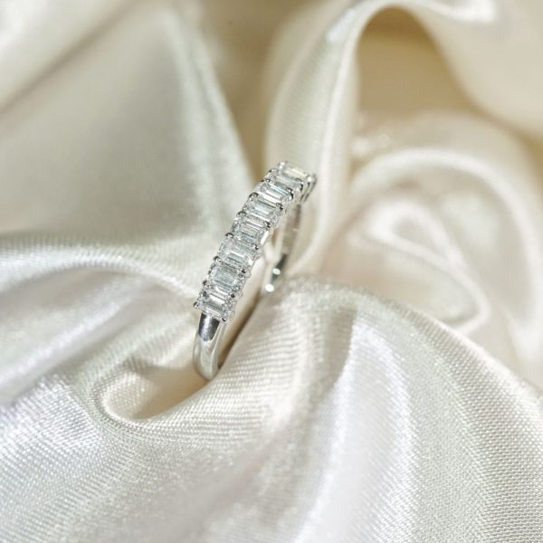 Emerald - Cut Bar - Set Diamond Band Emerald - Cut Bar - Set Diamond Band
