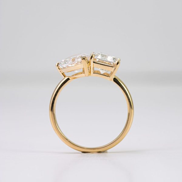 Pear & Emerald-Cut Toi-et-Moi Diamond Ring (2)