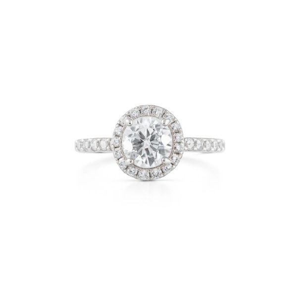 Round Brilliant Classic Halo Diamond Ring
