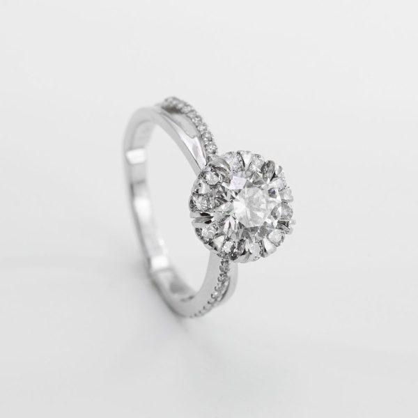Round Brilliant Floral-Halo Diamond Ring Round Brilliant Floral-Halo Diamond Ring