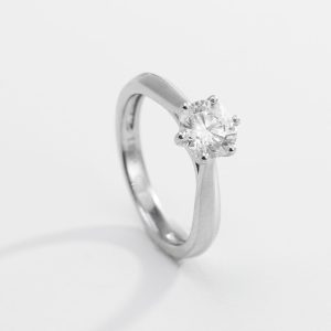 Round Brilliant Tapered-Cathedral Diamond Solitaire Ring