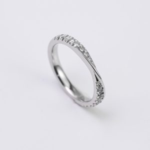Tapered Pavé Band